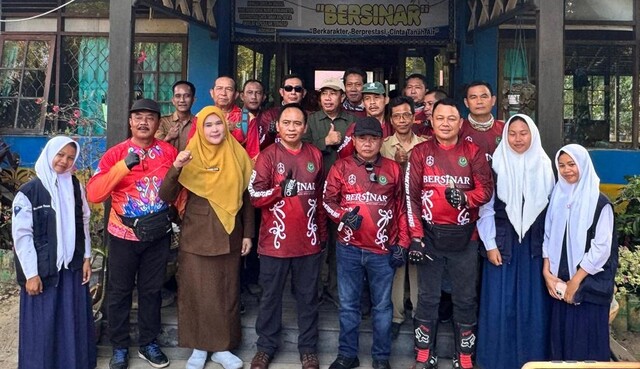 DENNY/BERITASAMPIT - Rombongan Bupati Kapuas melakukan kunjungan ke SMPN 2 Pulau Petak.