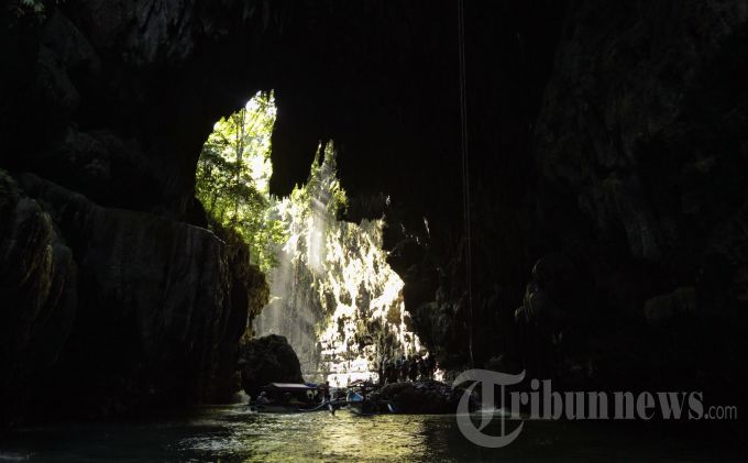 Jika Amerika Serikat punya Grand Canyon, Alam Indonesia juga memiliki Green Canyon yang berada di Pangandaran, Jawa Barat.