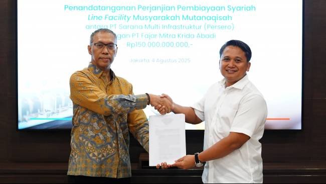 PT Sarana Multi Infrastruktur (Persero) (PT SMI) resmi menjalin kesepakatan dengan PT Fajar Mitra Krida Abadi (Famika) (Sumber: Dok. PT SMI)