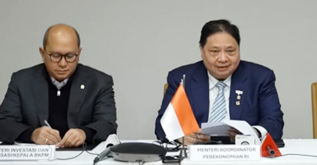 Menko Perekonomian, Airlangga Hartarto (kanan) dan Menteri Investasi/BKPM, Rosan Roeslani (Foto: Tangkap Layar YouTube Setkab)