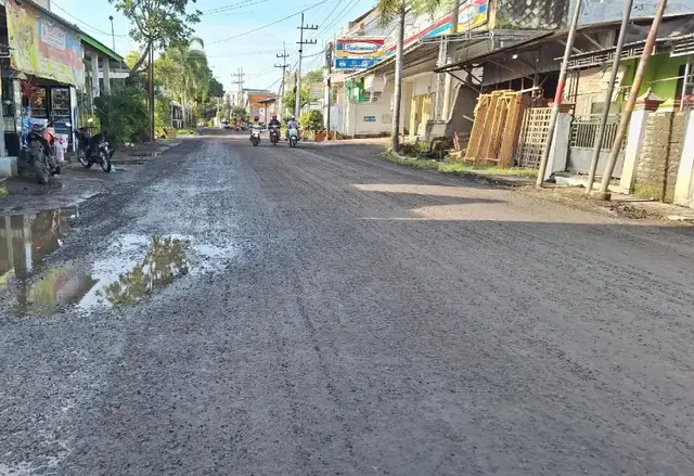 Pemkab Lamongan Alokasikan Anggaran Rp100 Miliar untuk Peningkatan Infrastruktur Jalan di 50 Titik