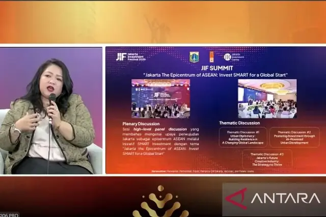 Kepala Unit Pengelola (UP) Jakarta Investment Centre (JIC), Dinas Penanaman Modal dan Pelayanan Terpadu Satu Pintu (PMPTSP) Provinsi DKI Jakarta, Tona Hutauruk saat menjelaskan terkait kegiatan Jakarta Investment Festival (JIF) 2025 di Jakarta, Kamis (24/7/2025). ANTARA/Lia Wanadriani Santosa