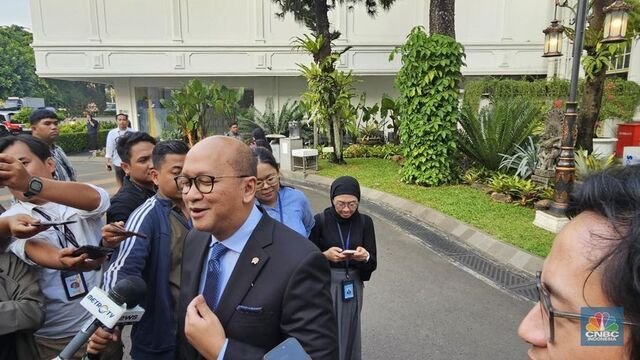 Foto: Menteri Investasi dan Hilirisasi/Kepala BKPM Rosan Roeslani di Istana Negara, Jakarta, Selasa (22/7/2025). (CNBC Indonesia/Emir Yanwardhana)