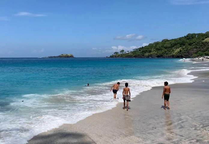 Wisata Pantai Cukoh