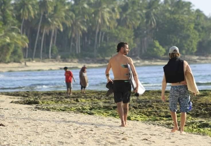 Pemandangan Pantai Pengubaian