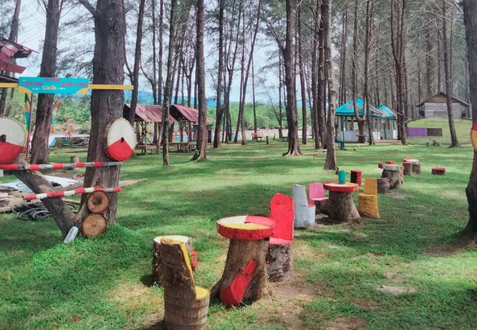 Wisata Danau Kembar