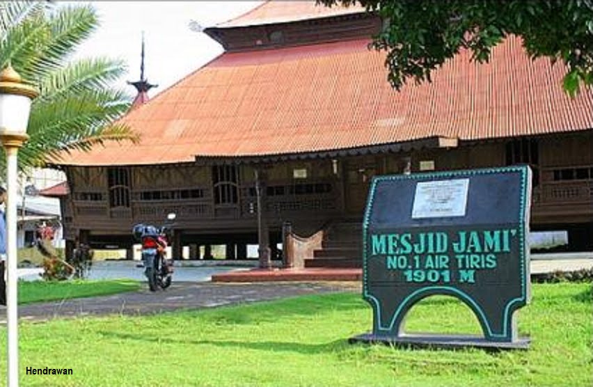 Masjid Jamik Air Tiris